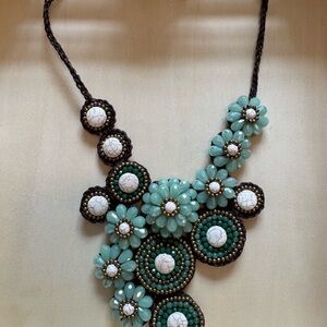 Lightweight Floral Beaded Necklace